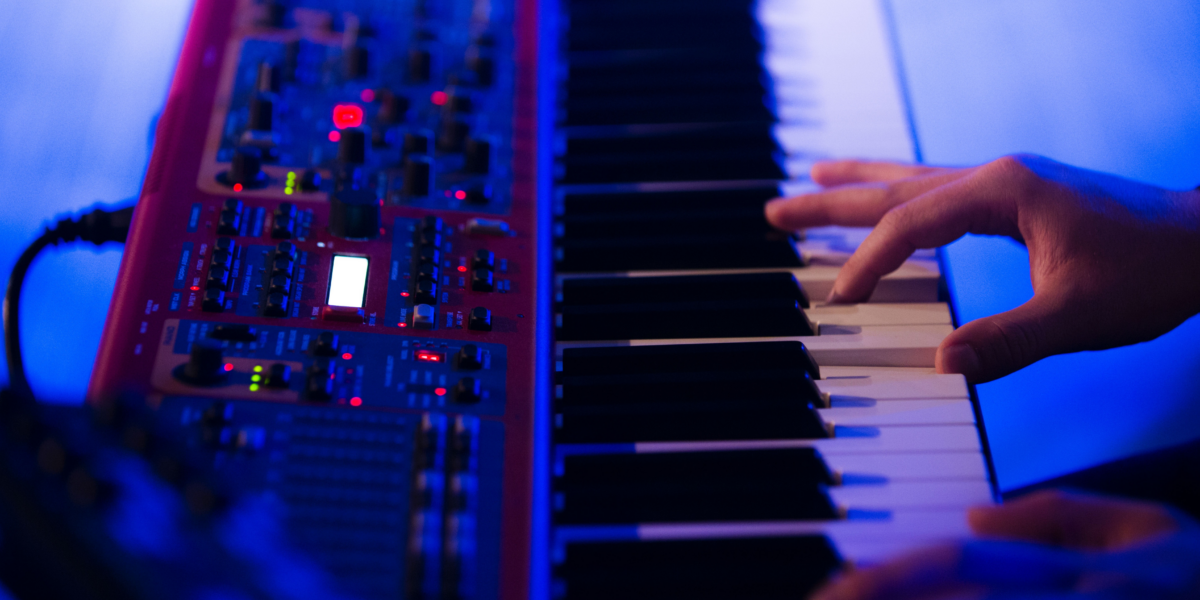 How to Play Keyboard for Beginners - Learn to Play an Instrument with step-by-step lessons | Simply Blog