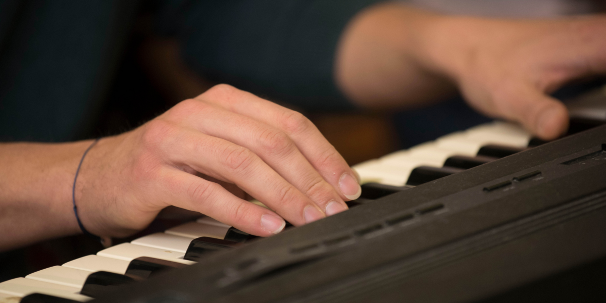 Best Keyboard Piano for Beginners Learn to Play an Instrument with stepbystep lessons