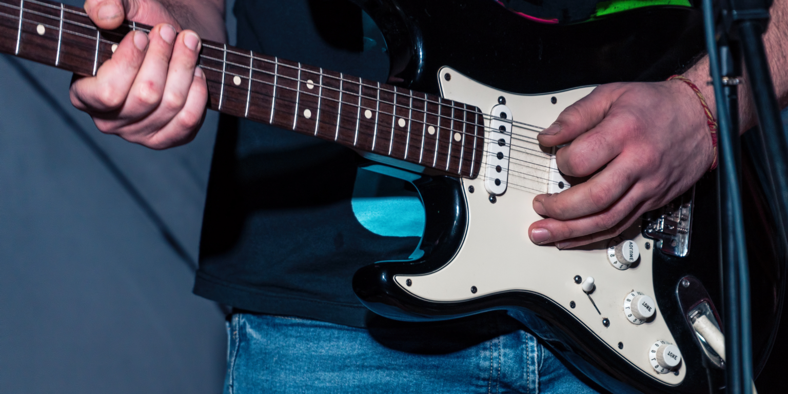 Our Complete Guide About Left-Handed Guitars - Learn to Play an